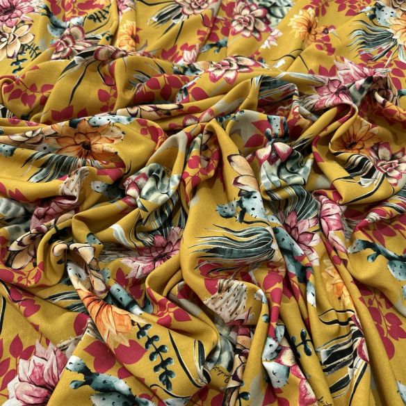 Tecido Viscose Estampada Floral E Cactus • Luema Tecidos