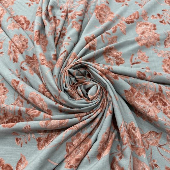 Tecido Viscolinho Estampado Floral Fundo Azul Claro • Luema Tecidos