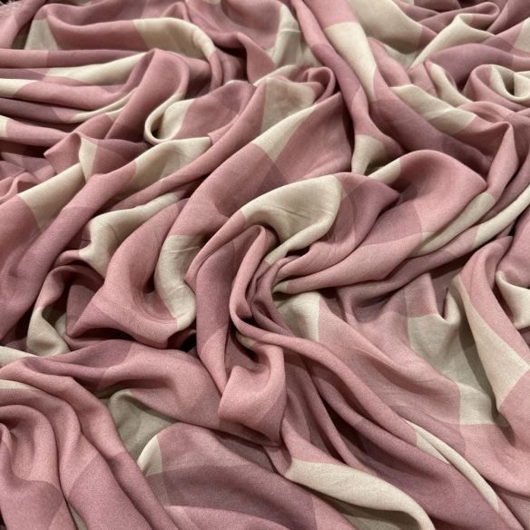 Tecido Viscoseda Xadrez Nude e Rosa • Luema Tecidos
