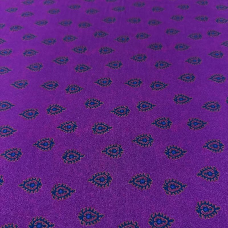 Tecido Viscoseda Estampado Micro Floral Magenta • Luema Tecidos