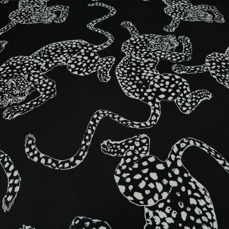 Tecido Viscose Estampada Onças Animal Print • Luema Tecidos