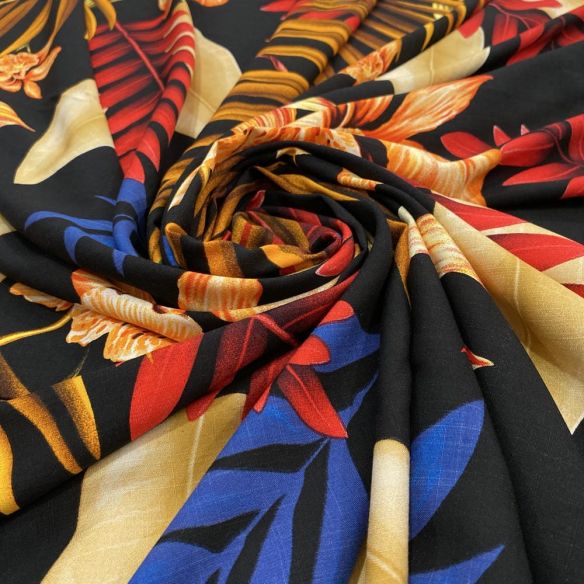 Tecido Viscolinho Estampado Preto Floral Colorido • Luema Tecidos Tecido Viscolinho Estampado Preto Floral Colorido • Luema Tecidos