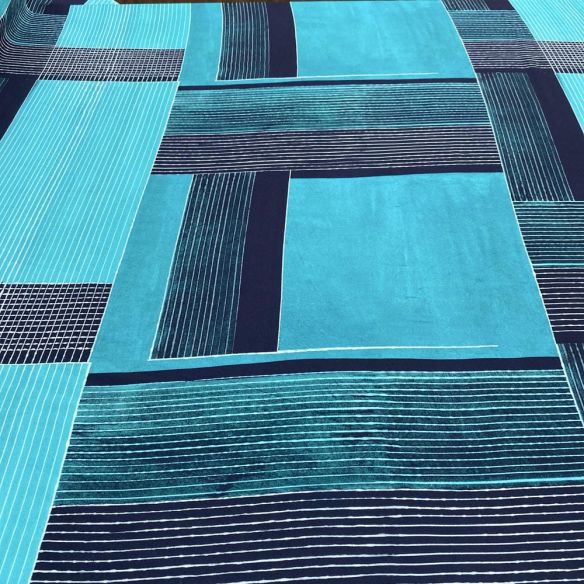 Tecido Crepe Viscose Estampada Quadros Azul • Luema Tecidos