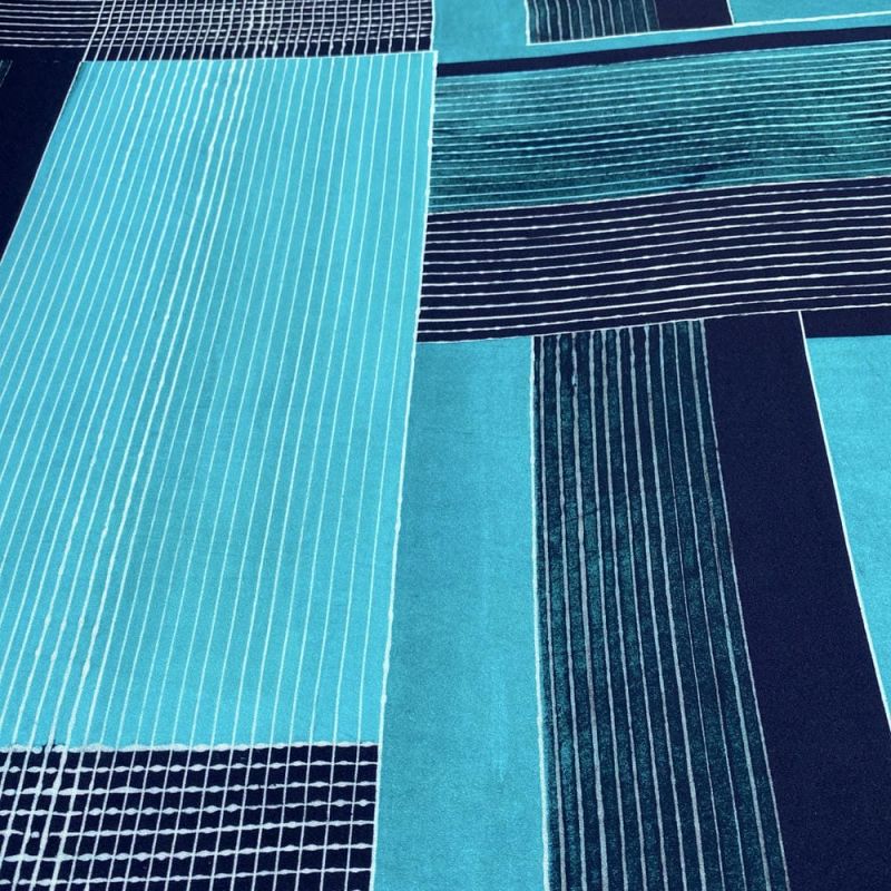 Tecido Crepe Viscose Estampada Quadros Azul • Luema Tecidos