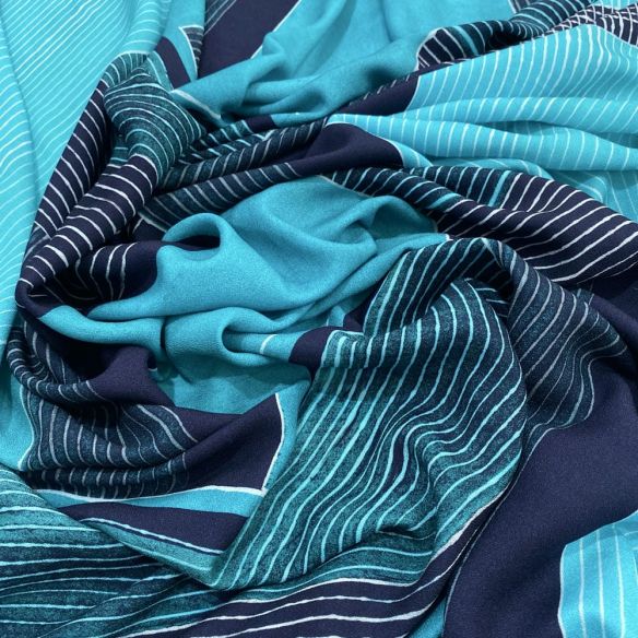 Tecido Crepe Viscose Estampada Quadros Azul • Luema Tecidos
