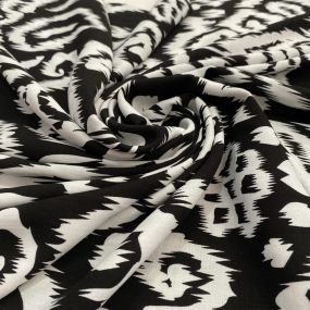 Tecido Viscolinho Estampado Abstrato Preto & Branco • Luema Tecidos 2