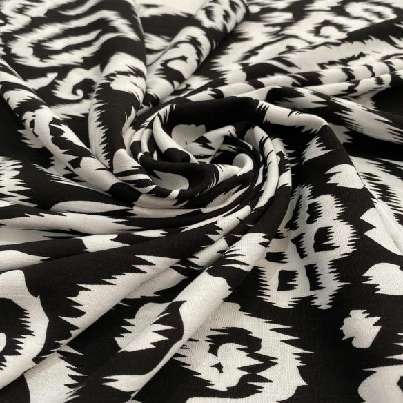 Tecido Viscolinho Estampado Abstrato Preto & Branco • Luema Tecidos