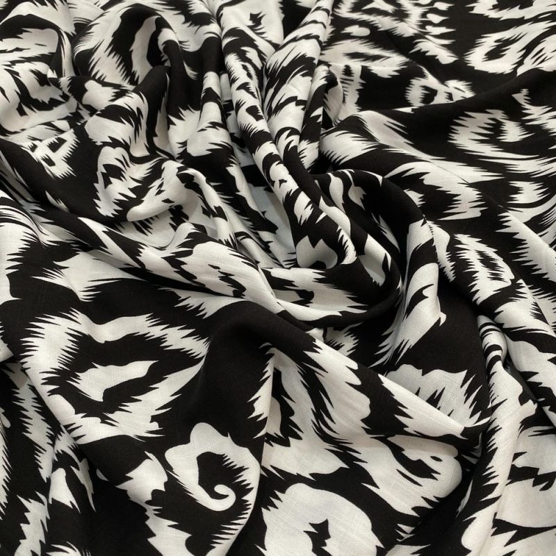 Tecido Viscolinho Estampado Abstrato Preto & Branco • Luema Tecidos