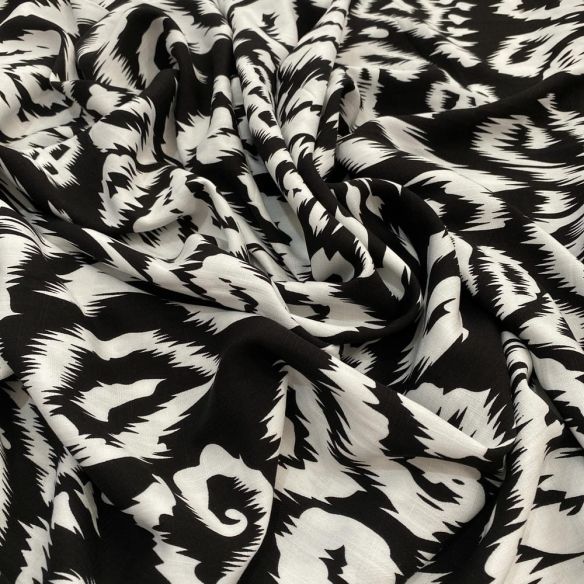 Tecido Viscolinho Estampado Abstrato Preto & Branco • Luema Tecidos