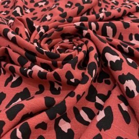 Tecido Viscolinho Estampado Onça Fundo Vermelho Tecido Viscolinho Estampado Onça Fundo Vermelho • Luema Tecidos 2