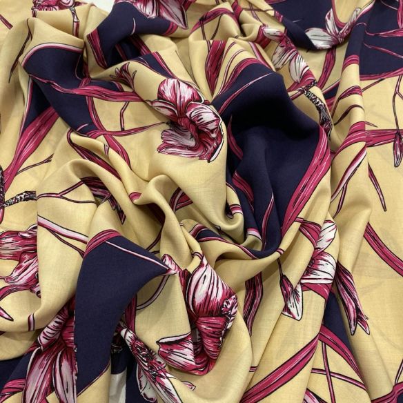 Tecido Viscose Estampada Floral Amarelo FDL • Luema Tecidos