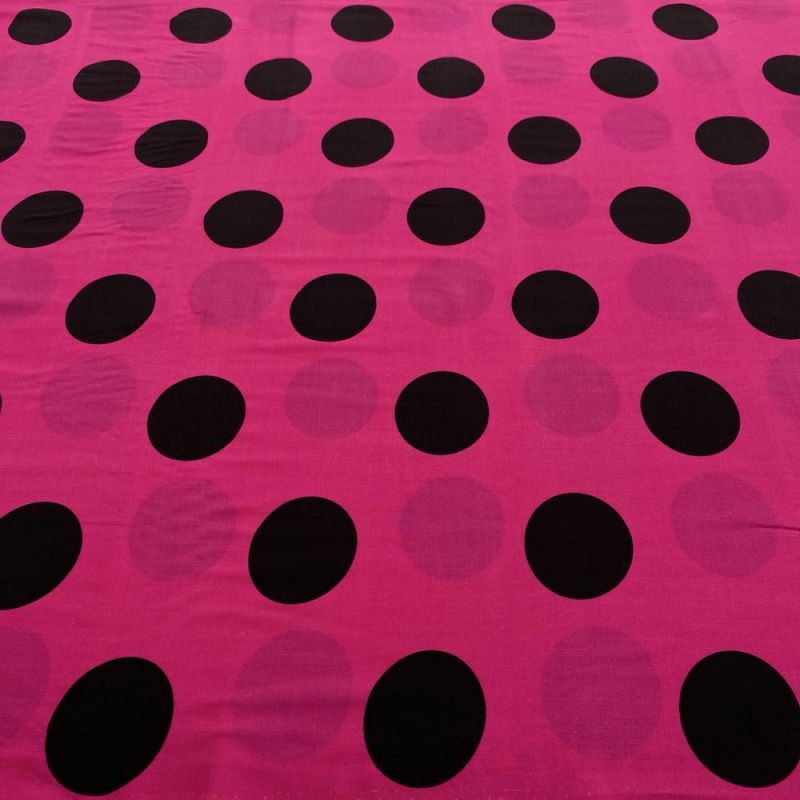 Tecido Viscose Poá Grande Pink e Preto • Luema Tecidos