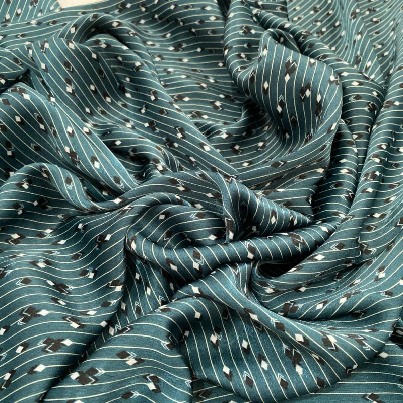 Tecido Viscose Acetinada Listrada Verde • Luema Tecidos Tecido Viscose Acetinada Listrada Verde • Luema Tecidos
