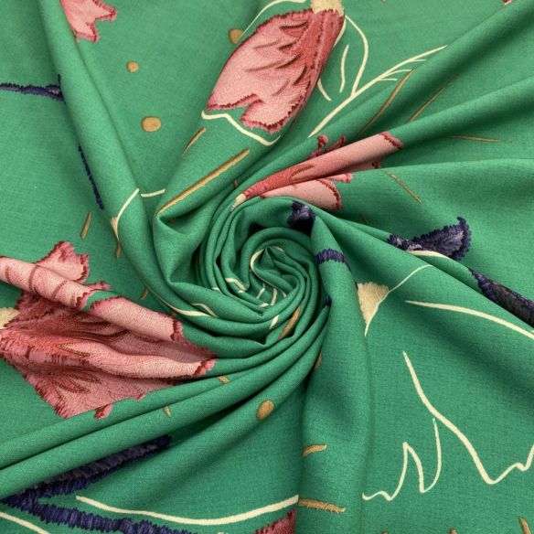 Tecido Viscose Estampada Flores Fundo Verde • Luema Tecidos