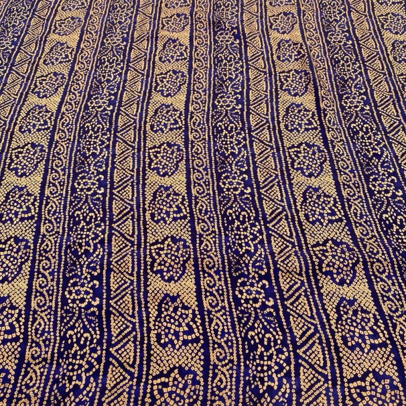 Tecido Viscoseda Estampada Bege e Azul Marinho • Luema Tecidos Tecido Viscoseda Estampada Bege e Azul Marinho • Luema Tecidos