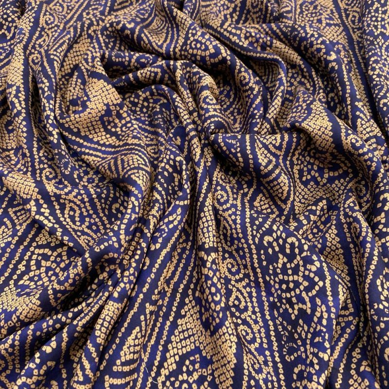 Tecido Viscoseda Estampada Bege e Azul Marinho • Luema Tecidos Tecido Viscoseda Estampada Bege e Azul Marinho • Luema Tecidos