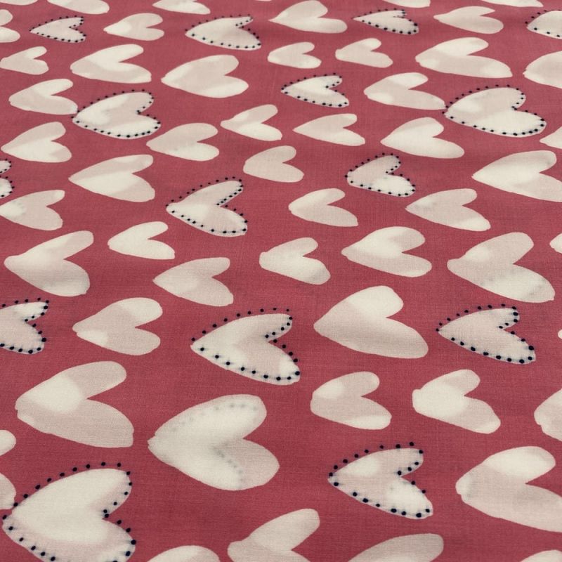 Tecido Viscose Estampada Corações Fundo Pink • Luema Tecidos