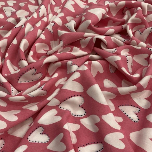 Tecido Viscose Estampada Corações Fundo Pink • Luema Tecidos