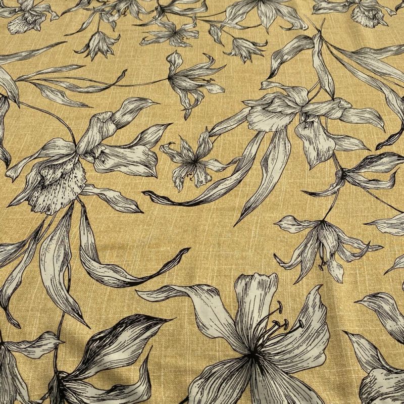 Tecido Viscose Estampada Floral Branco Fundo Bege • Luema Tecidos