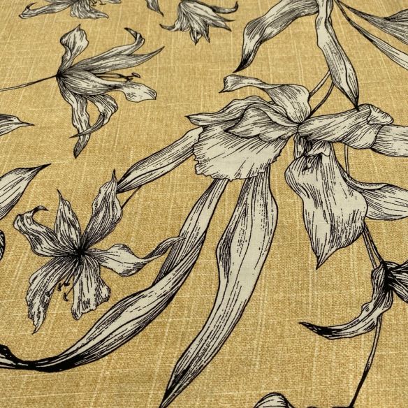 Tecido Viscose Estampada Floral Branco Fundo Bege • Luema Tecidos