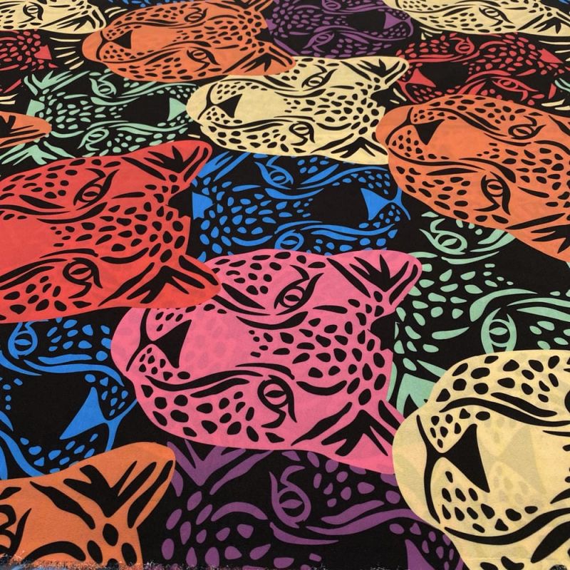 Tecido Crepe Estampado Onças Colorido • Luema Tecidos