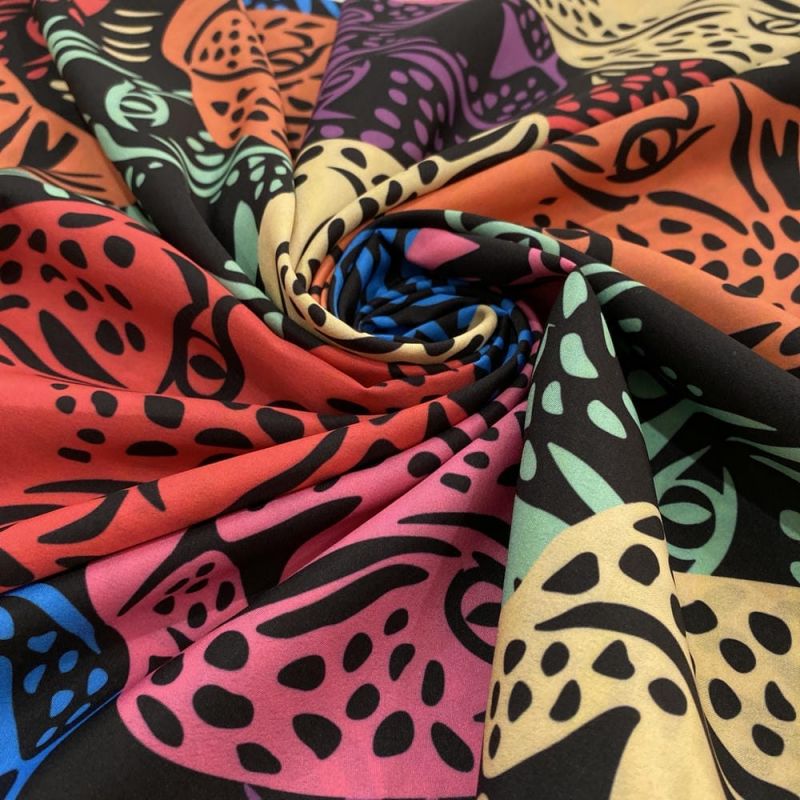 Tecido Crepe Estampado Onças Colorido • Luema Tecidos