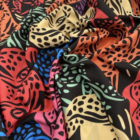 Tecido Crepe Estampado Onças Colorido • Luema Tecidos