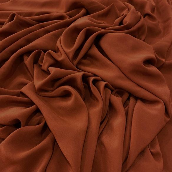 Tecido Crepe de Chine Seda Pura Terracota • Luema Tecidos