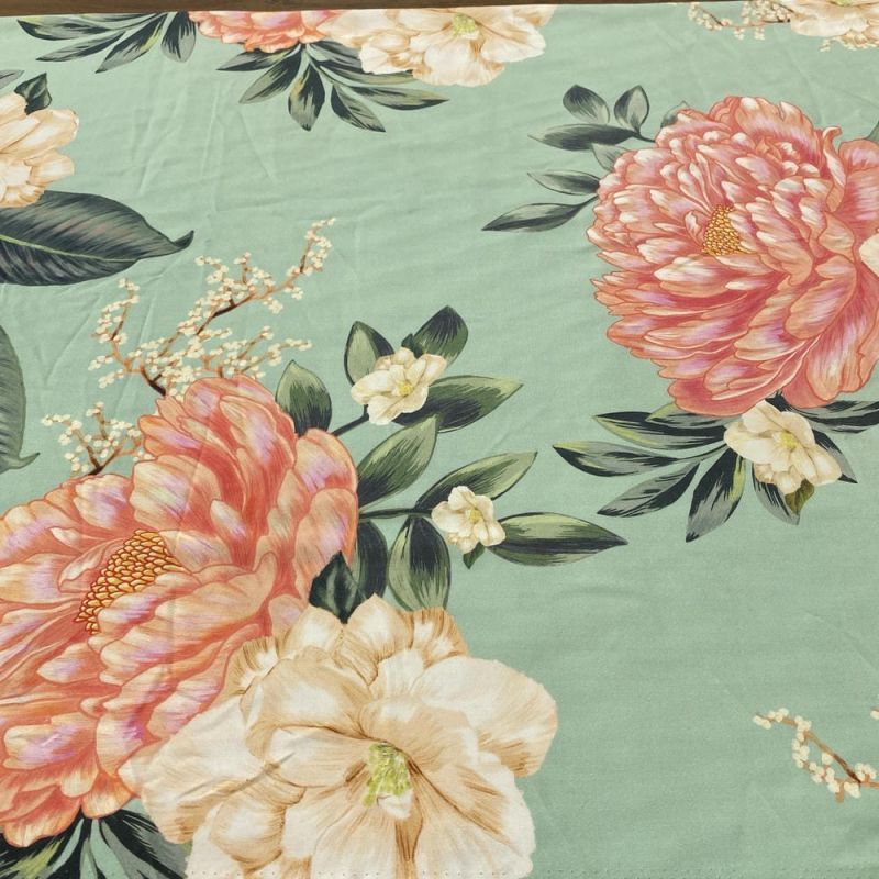 Tecido Viscose Estampada Crisantemos Vermelhos • Luema Tecidos