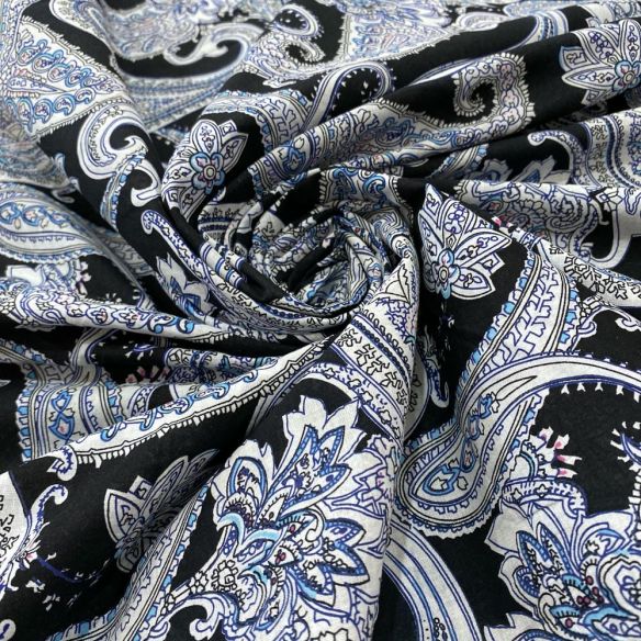 Tecido Cambraia de Algodão Arabesco Preto • Luema Tecidos