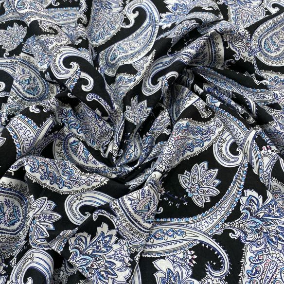 Tecido Cambraia de Algodão Arabesco Preto • Luema Tecidos