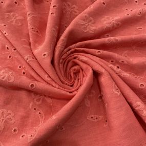 Tecido Linho Misto Bordado Vermelho Coral • Luema Tecidos