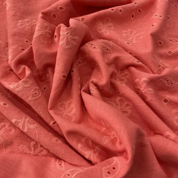 Tecido Linho Misto Bordado Vermelho Coral • Luema Tecidos