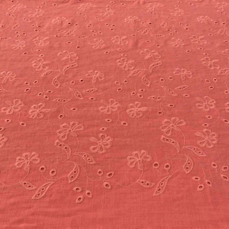 Tecido Linho Misto Bordado Vermelho Coral • Luema Tecidos