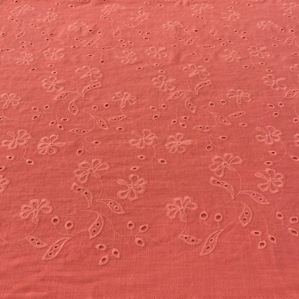 Tecido Linho Misto Bordado Vermelho Coral • Luema Tecidos