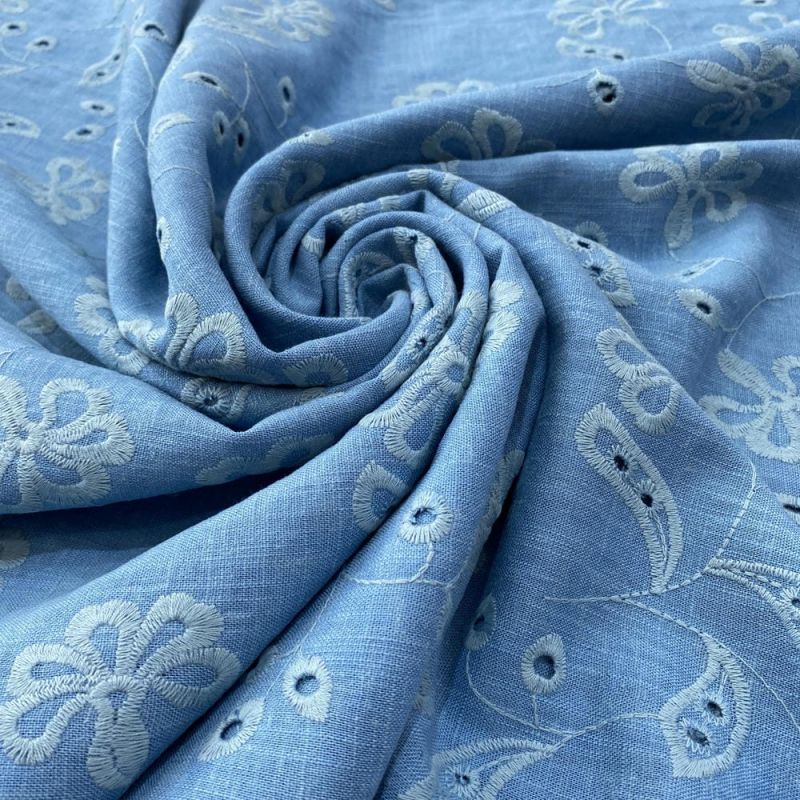 Tecido Linho Misto Bordado Azul Celeste • Luema Tecidos