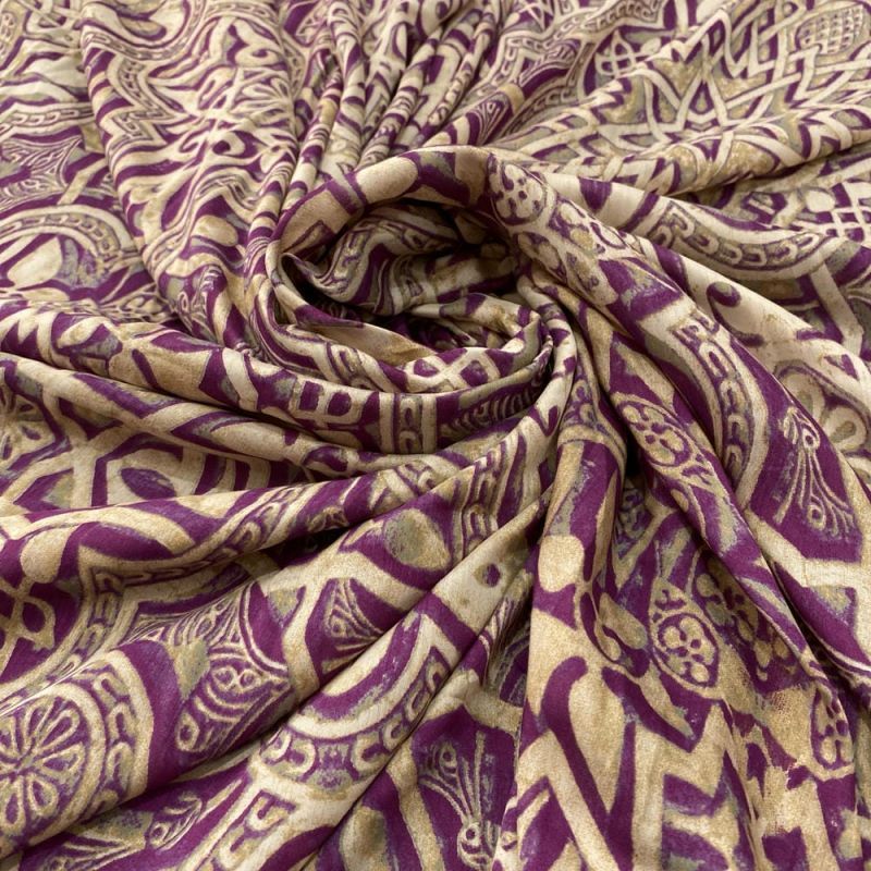 Tecido Viscoseda Estampada Roxo e Bege • Luema Tecidos