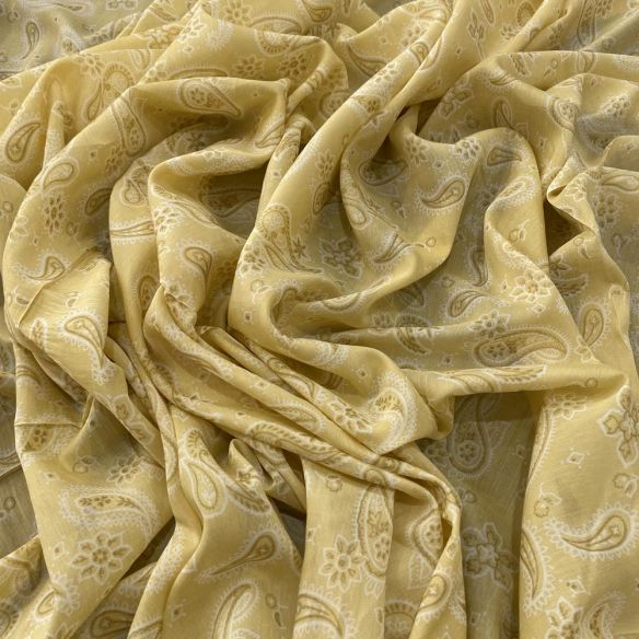 Tecido Viscoseda Estamapada Paisley Amarelo Claro • Luema Tecidos