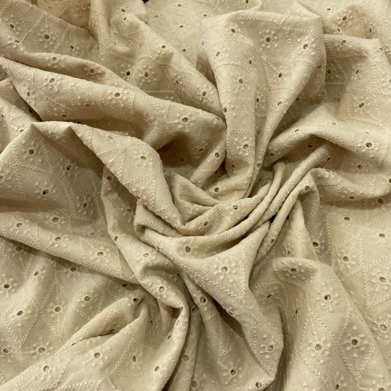 Tecido Laise de algodão Bordada Creme • Luema Tecidos Tecido Laise de algodão Bordada Creme • Luema Tecidos