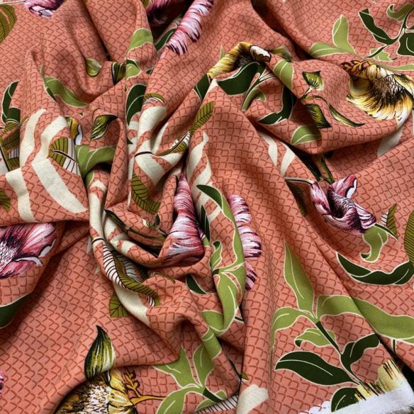 Tecido Viscose Estampado Folhagens e Flores • Luema Tecidos