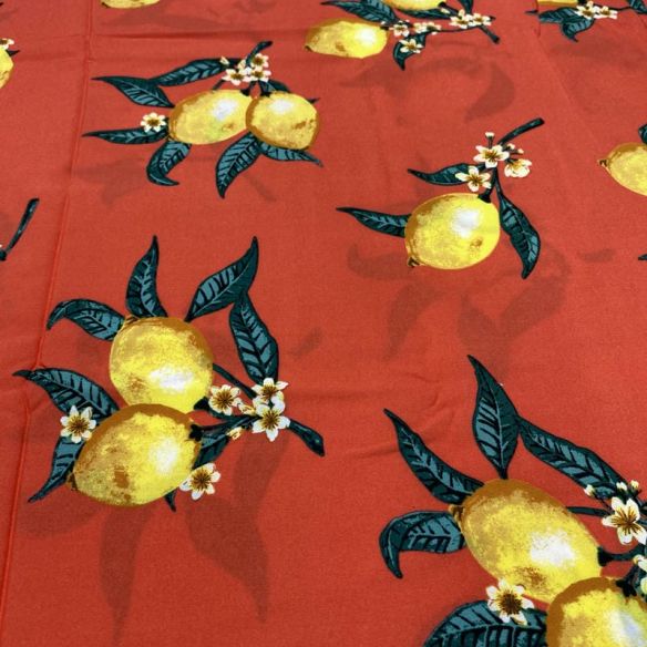 Tecido Viscose Estampado Limoeiro Fundo Vermelho • Luema Tecidos
