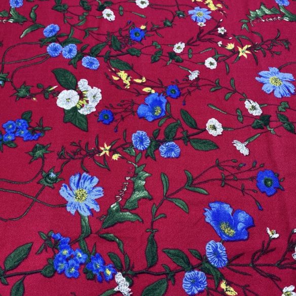Tecido Viscose Estampada Flores Azul Fundo Vermelho • Luema Tecidos