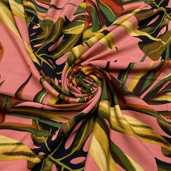 Tecido Viscose Estampada Folhagens Fundo Rosa Nude • Luema Tecidos