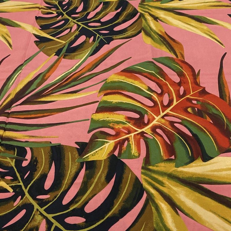 Tecido Viscose Estampada Folhagens Fundo Rosa Nude • Luema Tecidos