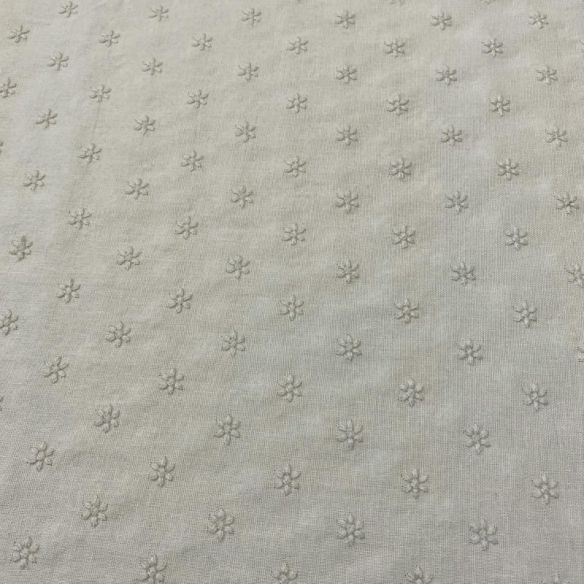 Tecido Linho Misto Bordado Florzinhas Branco • Luema Tecidos