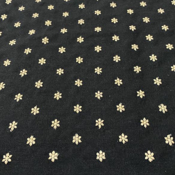 Tecido Linho Misto Bordado Florzinhas Preto • Luema Tecidos