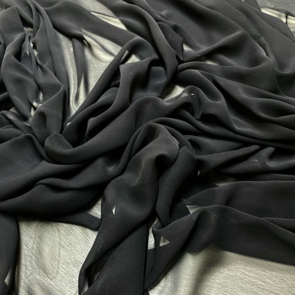 Tecido Musseline Liso Preto • Luema Tecidos