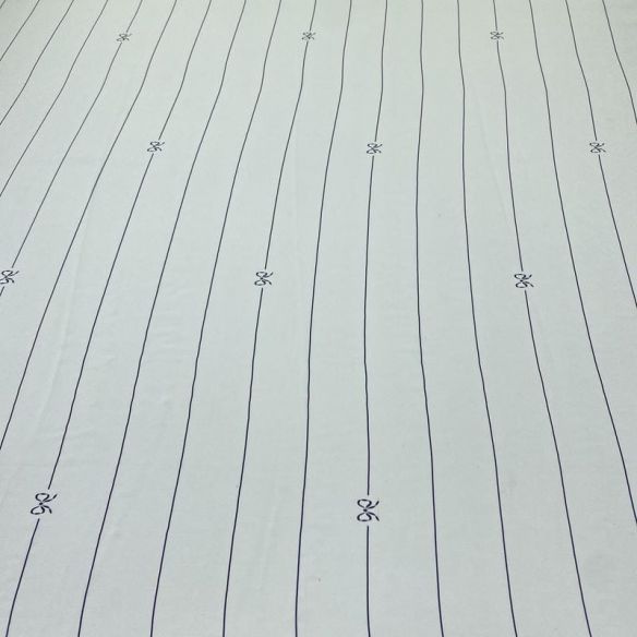 Tecido Crepe de Chine Seda Pura Lacinhos Off White • Luema Tecidos