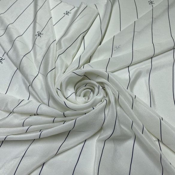 Tecido Crepe de Chine Seda Pura Lacinhos Off White • Luema Tecidos