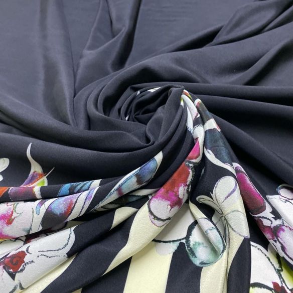 Tecido Crepe de Chine Seda Pura Barrado Fundo Preto • Luema Tecidos Tecido Crepe de Chine Seda Pura Barrado Fundo Preto • Luema Tecidos